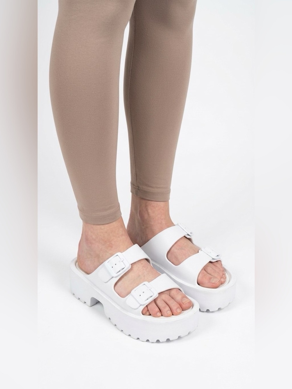 REFUGE WHITE PLATFORM SANDALS SLIDES BUCKLE CHUNKY WOMENS 10